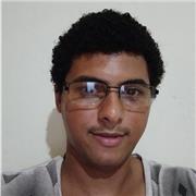 Professor de Informatica ensina crianças de Todas as idades